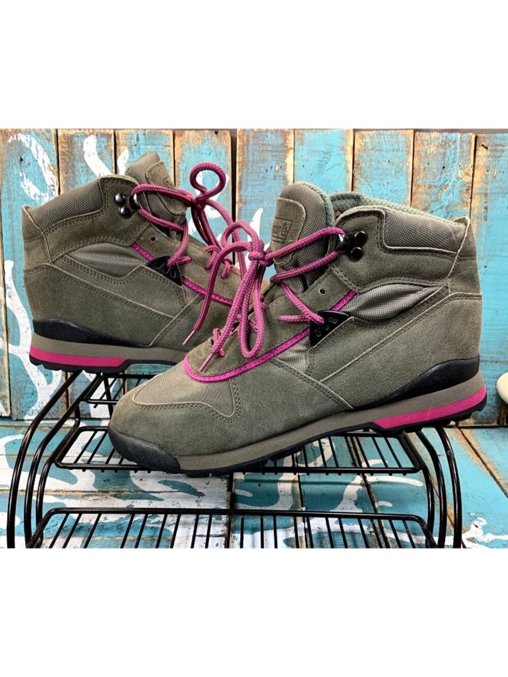 Coleman Womans Grey/Pink Suede Hiking All Weather Boots Size 10M